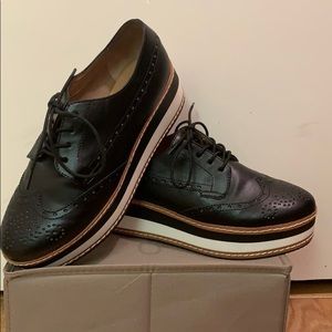 Steve Madden’s Women’s Greco Flatform Oxford sz 9M